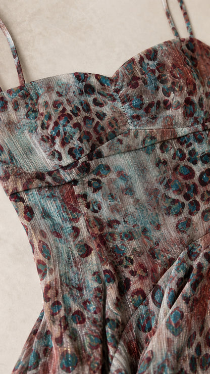 Close up of sweetheart neckline and fabric texture